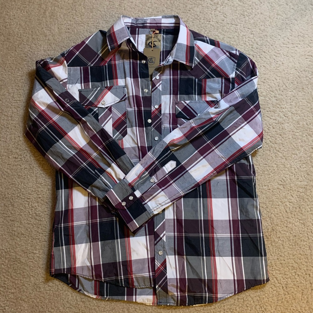 Brand new XL Men’s plaid long sleeve button up!